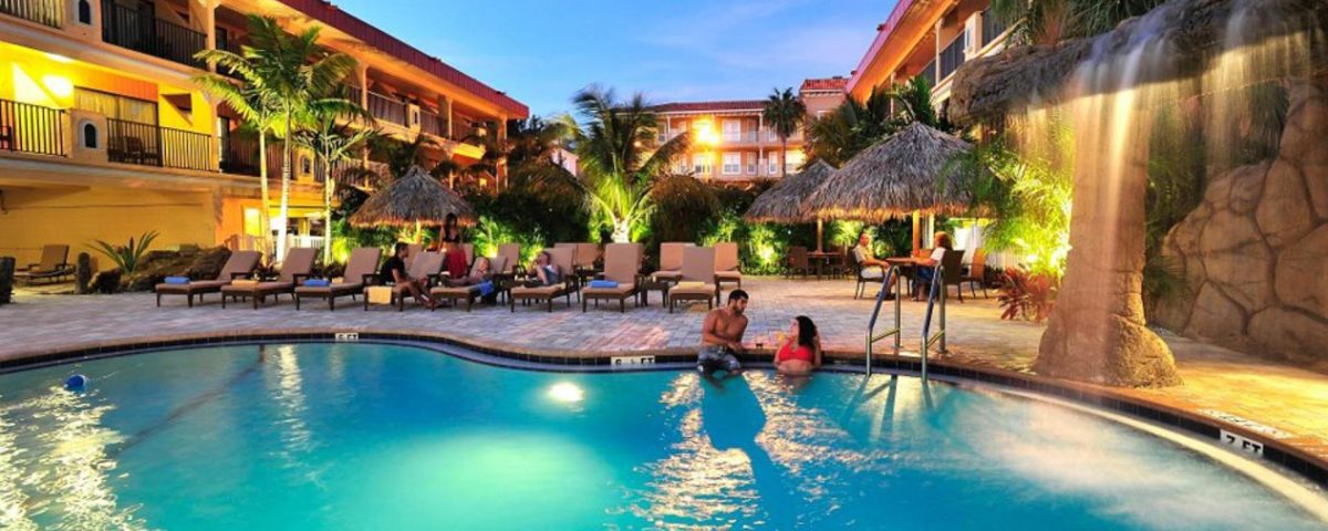 Hotel swimming pool - Xperience Florida Marine